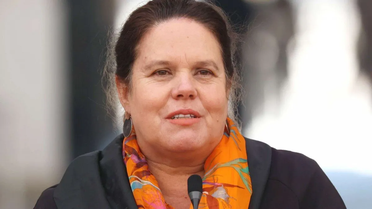 Maya Fernández defiende su puesto tras la polémica por la casa de Allende.