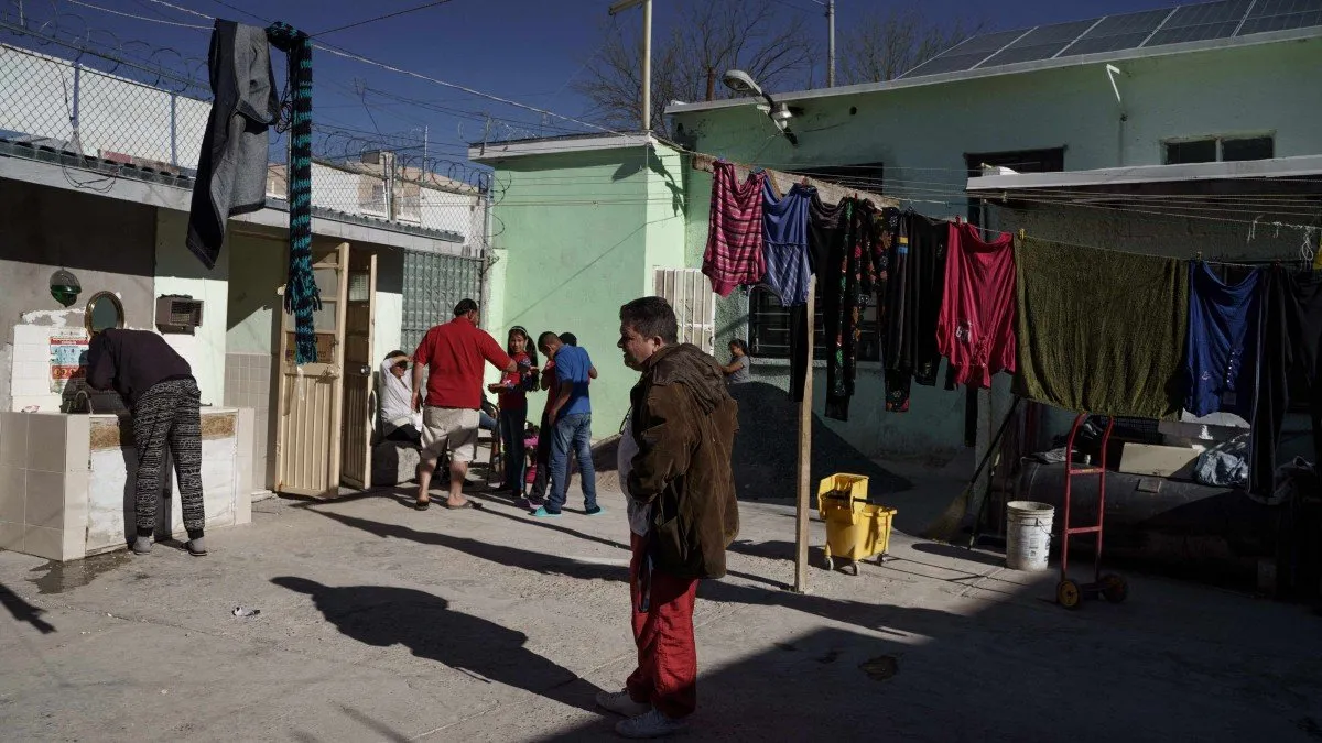 México desmiente informes sobre rechazo de vuelo con inmigrantes deportados.