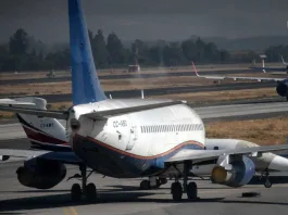 Avión presenta falla hidráulica al aterrizar en el Aeropuerto de Santiago.