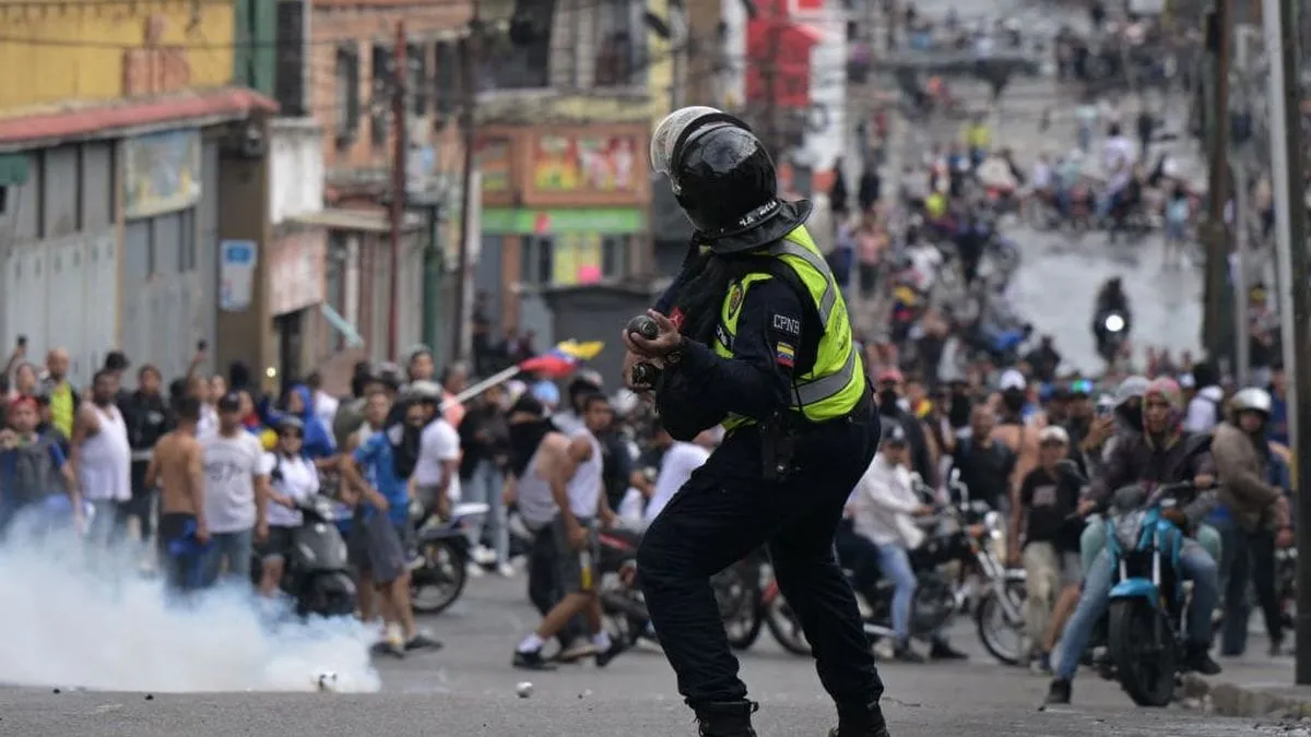 Liberan a 146 presos tras protestas contra la reelección de Maduro en Venezuela.