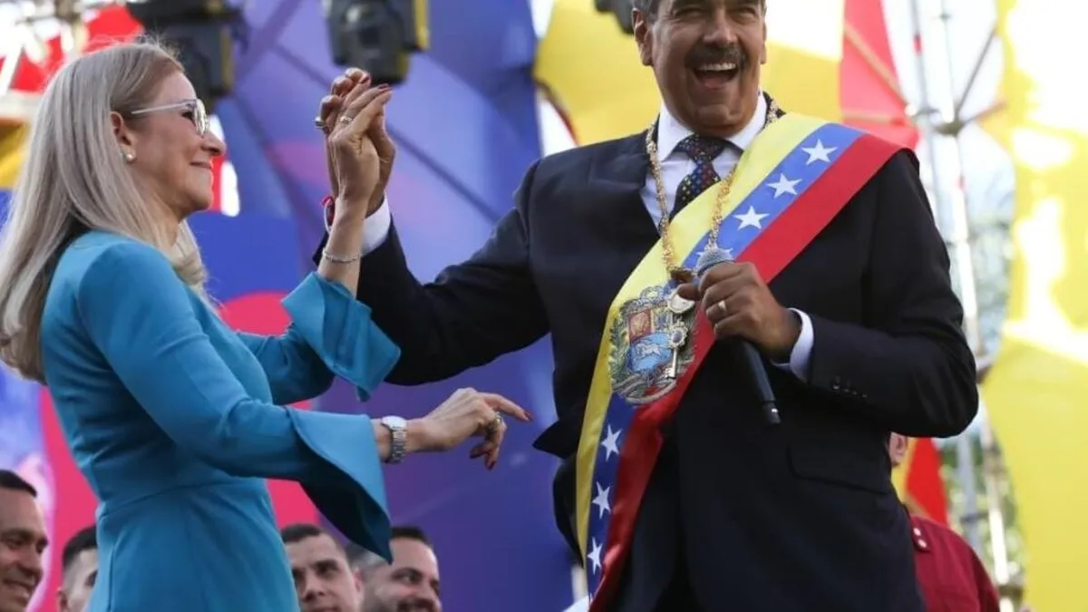 El gobierno rechaza la proclamación de Maduro por falta de legitimidad democrática.