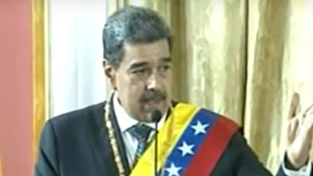 Nicolás Maduro promete lealtad al iniciar su nuevo período presidencial en Venezuela.