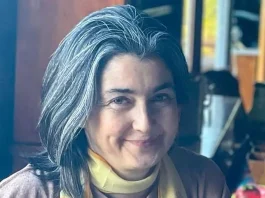 Paulina Urrutia celebra su logro académico tras vencer el cáncer y casi 40 años de carrera.