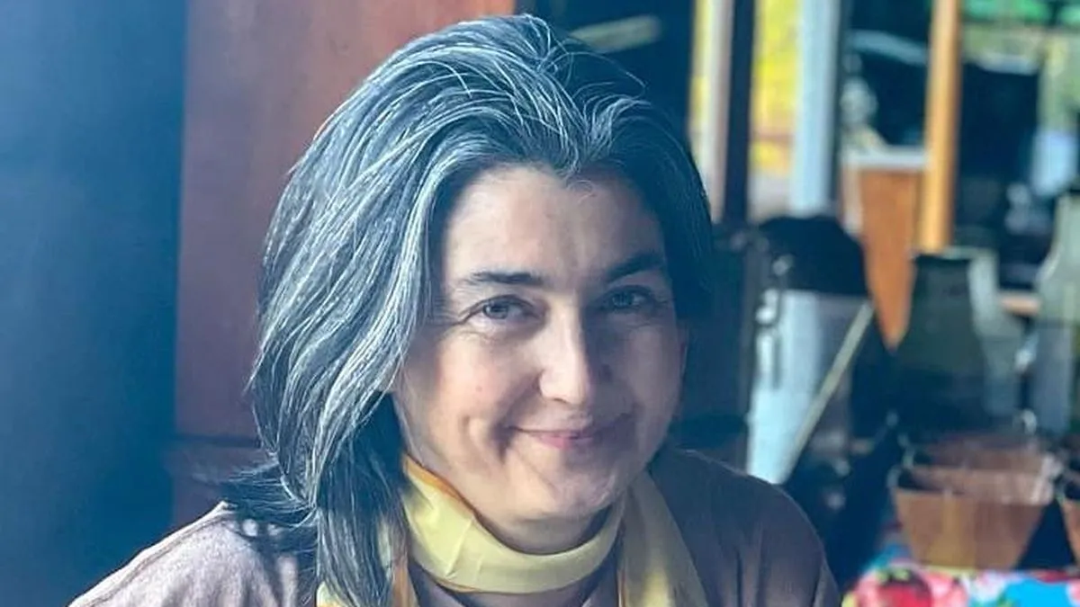 Paulina Urrutia celebra su logro académico tras vencer el cáncer y casi 40 años de carrera.