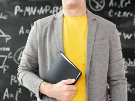 Descubre los sueldos de los profesores según la asignatura que enseñan.