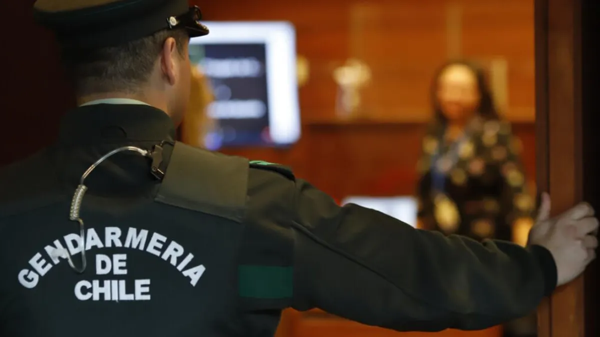 Mujer en prisión preventiva por desconectar oxígeno y causar muerte de su hijo.