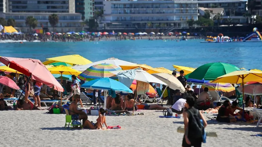 Descubre las playas chilenas aptas para el baño por región en nuestro listado.