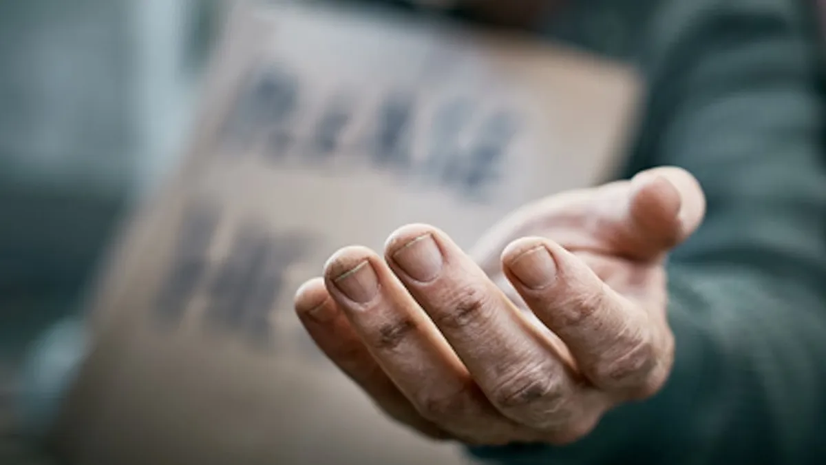 Albergue en crisis: trabajadora contagiada de VIH tras ataque de un residente.