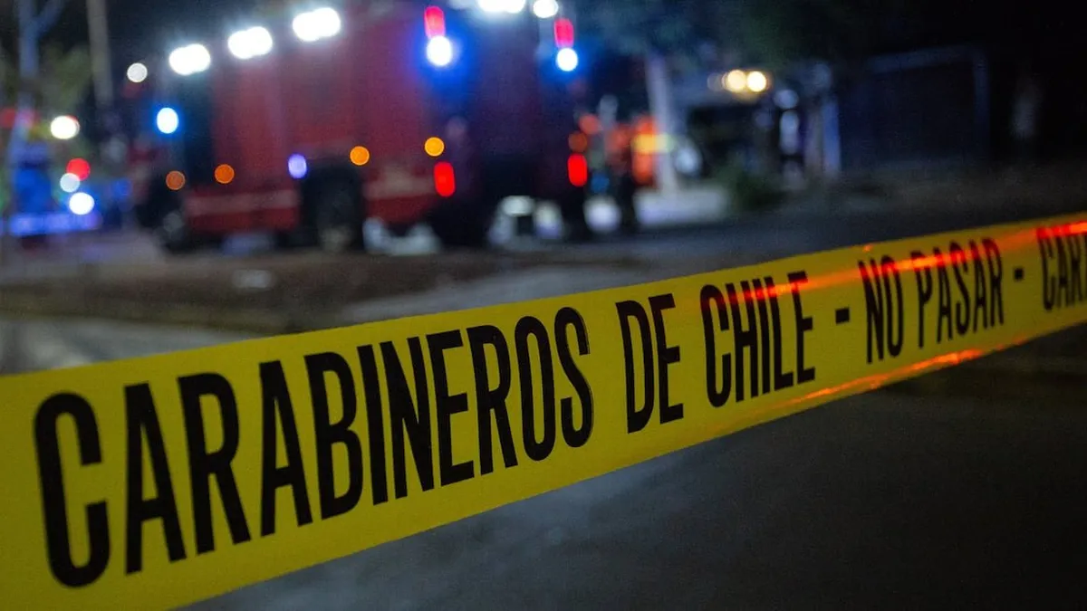 Carabinero en estado crítico tras ser baleado en persecución en Santiago.