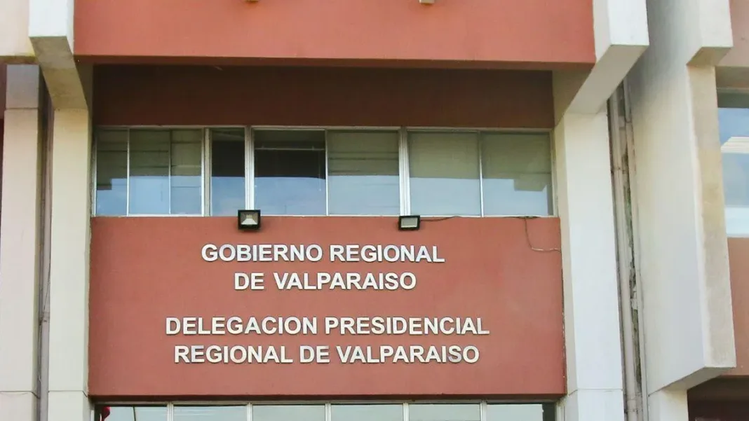 Nuevos consejeros regionales y gobernador Mundaca discuten traslado del GORE.