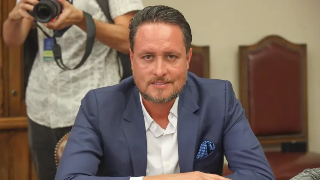 El alcalde Wainraihgt critica la decisión del Gobierno sobre pistolas táser.