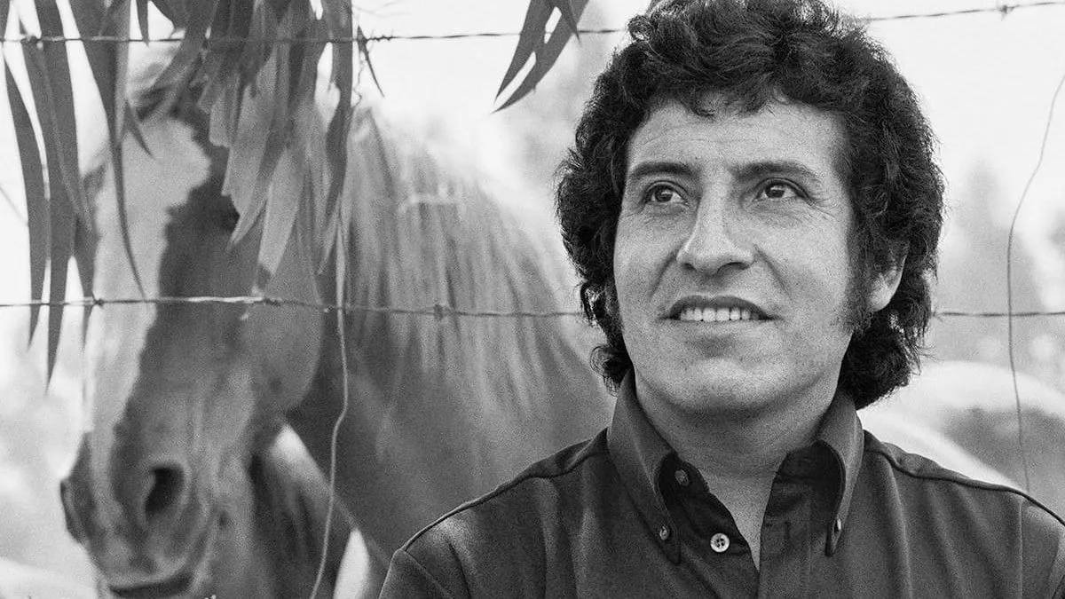Víctor Jara brilla en la lista de Rolling Stone de canciones de protesta.