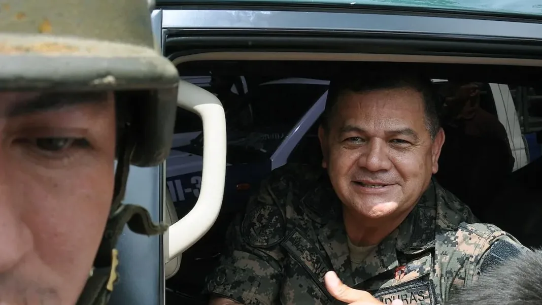 Detención del ex jefe militar de Honduras por homicidio en el golpe de Estado de 2009.