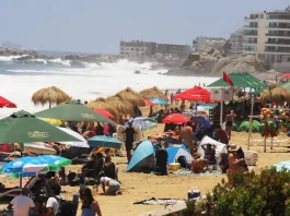 La playa chilena en peligro: retrocede cinco metros y enfrenta su desaparición.