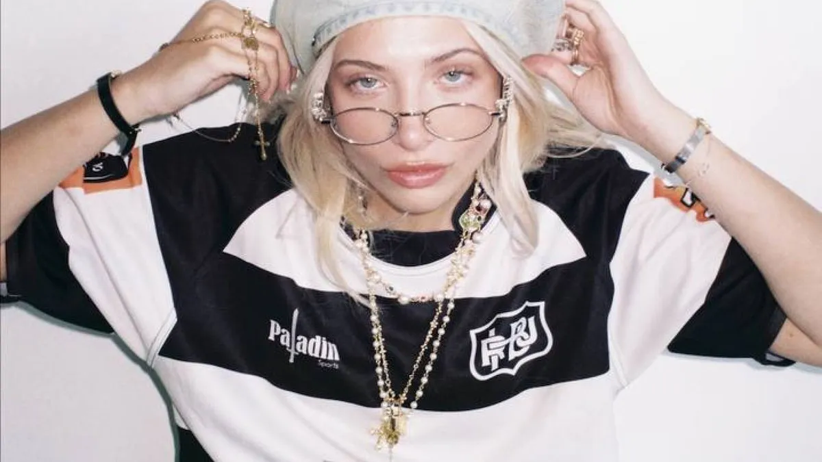 La White Latina lanza su primer EP: "Todo Lo Que No Dije"