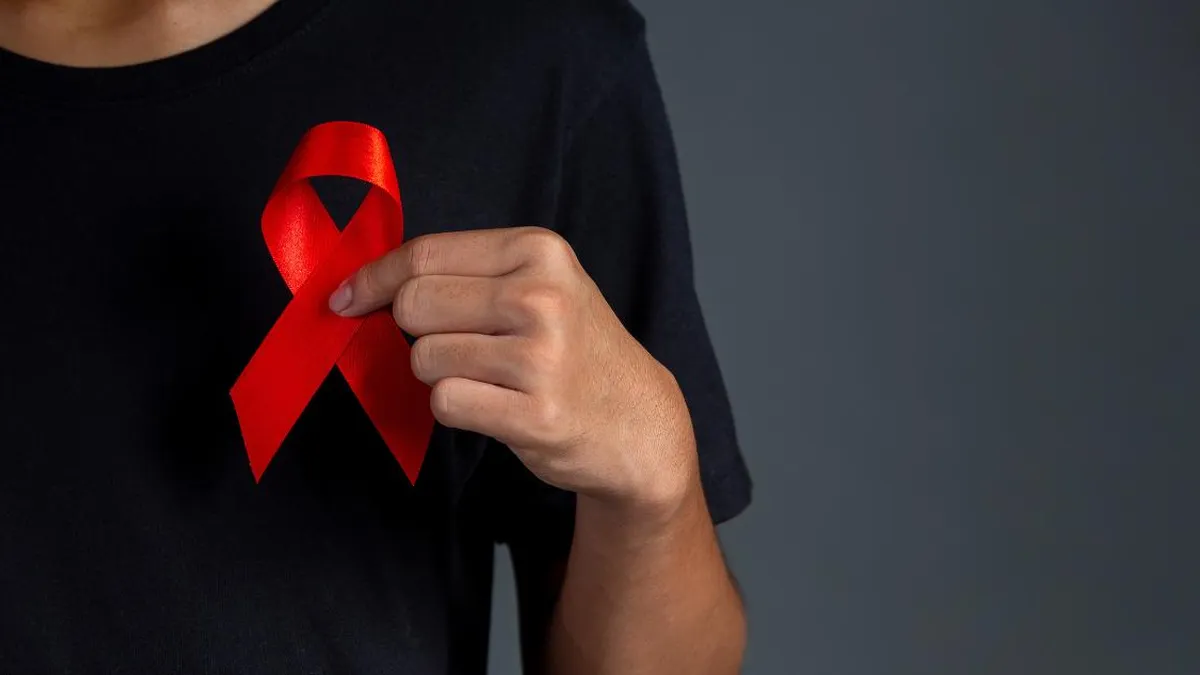 Andrés Caniulef comparte su experiencia viviendo con VIH indetectable desde hace 8 años. Andrés Caniulef comparte su experiencia viviendo con VIH indetectable desde hace 8 años.