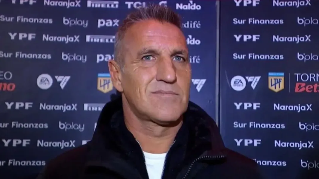 Raúl Cascini critica duramente el arbitraje tras la derrota de Boca ante Racing.