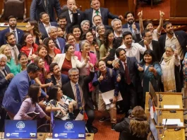 Cadem revela el apoyo de chilenos a la reforma de pensiones en reciente encuesta.