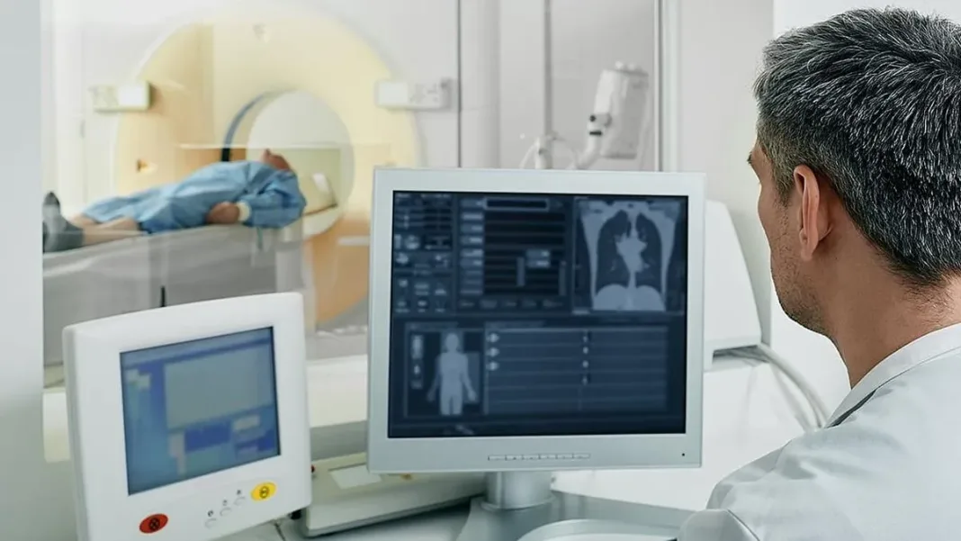 Pruebas clave para detectar los cánceres más comunes según la edad.