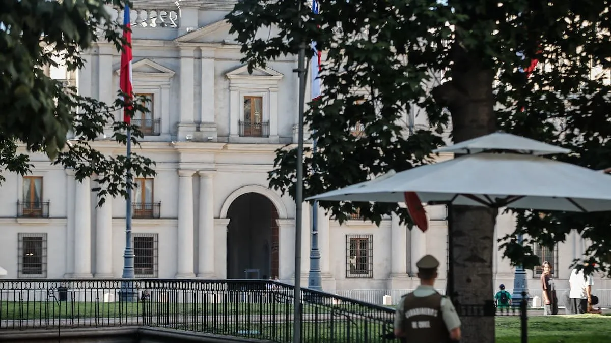 La muerte de un carabinero en La Moneda: el gobierno anuncia nuevas medidas de seguridad.