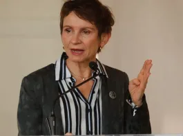 La ministra Tohá responde a críticas del fiscal venezolano sobre justicia chilena.