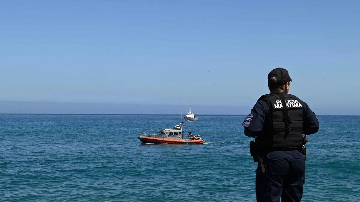 Tragedia en Cobquecura: mujer fallece tras colisión con embarcación mientras surfeaba.