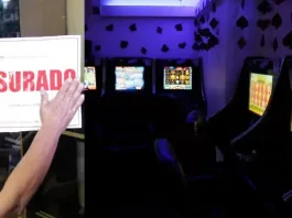 Excandidatos a alcalde alertan sobre el resurgimiento de casinos ilegales en Concepción.