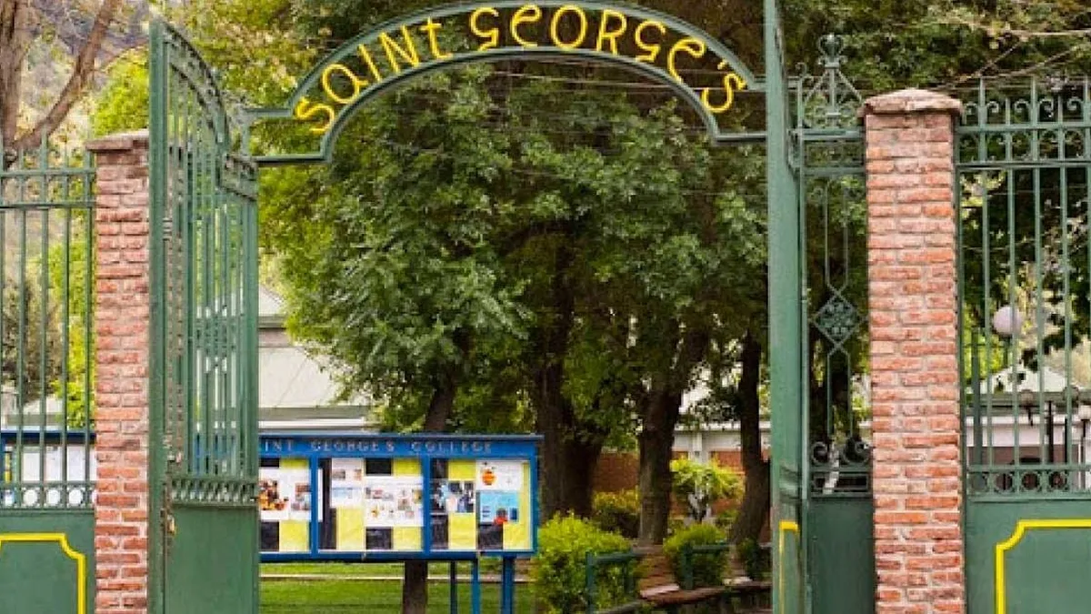 La Corte Suprema revoca expulsiones en el caso del Colegio Saint George’s.