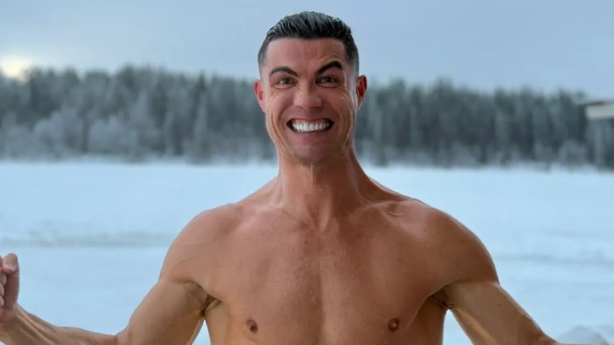 Cristiano Ronaldo en Times Square: la polémica estatua que sorprende a todos. Cristiano Ronaldo en Times Square: la polémica estatua que sorprende a todos.