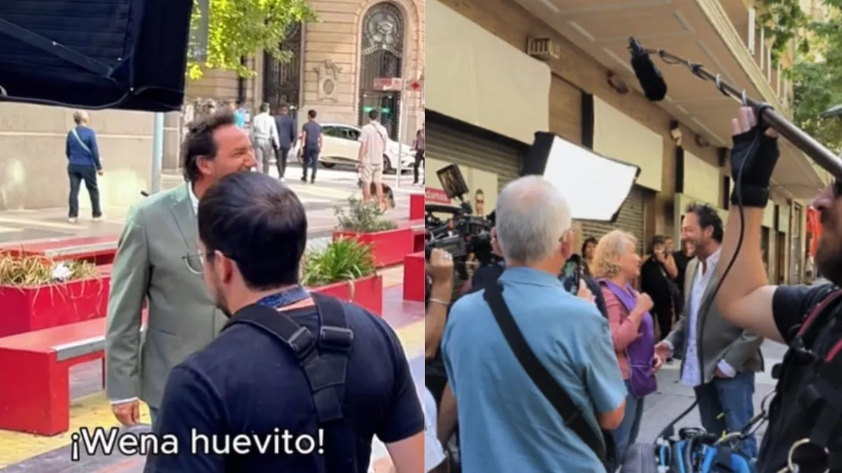 Daniel Fuenzalida agradece los regalos de sus seguidores en el centro de Santiago.
