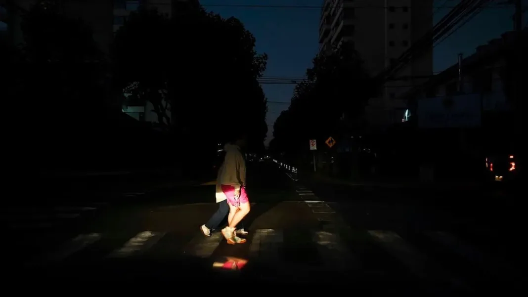 Ministro Pardow critica la recuperación eléctrica: 