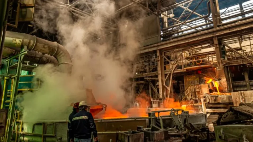 Exjugador de la NFL arrestado por insultar lema de Trump y amenazar con desobediencia.