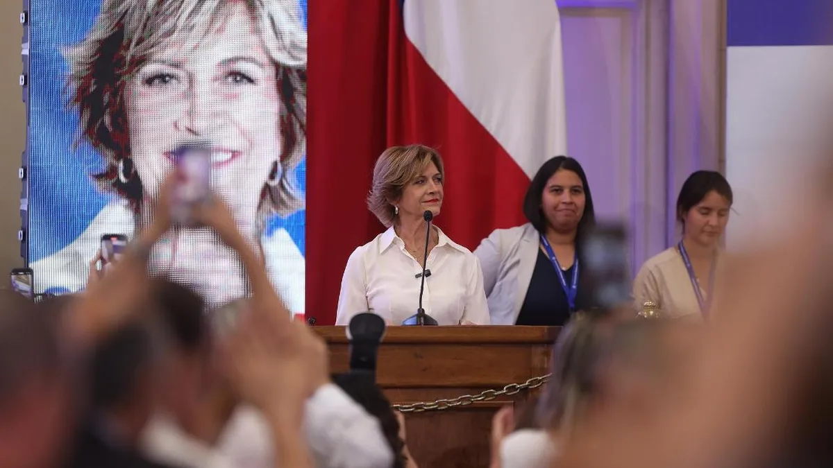 Senadores de RN expresan preocupación por el equipo de Evelyn Matthei.
