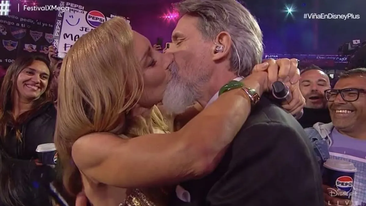 Pancho Melo revela detalles del beso con Karen Doggenweiler en Viña 2025.
