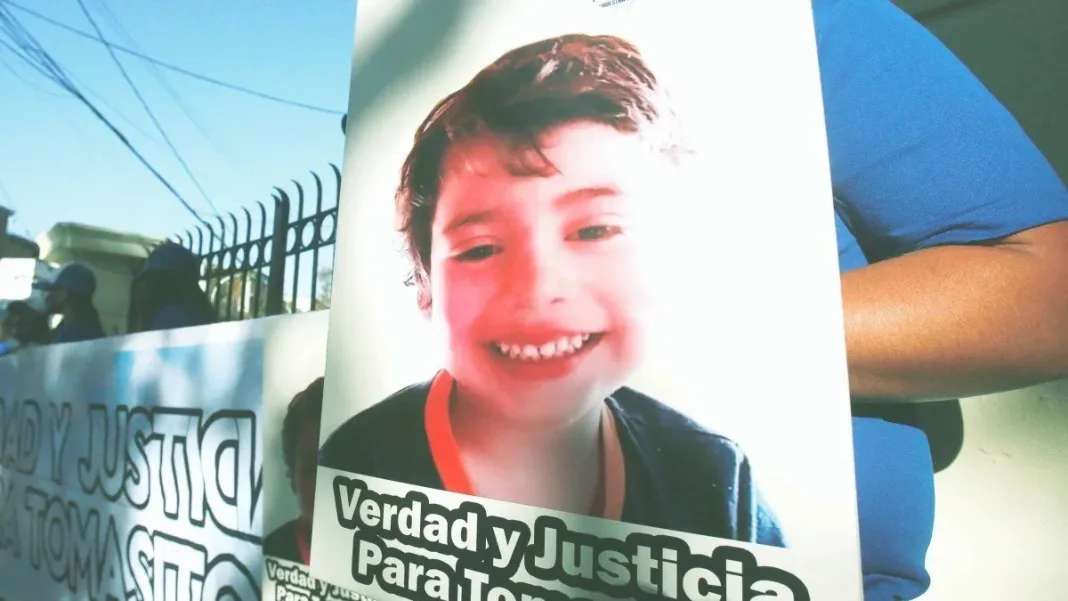 La Fundación Amparo y Justicia se retira del caso Tomás Bravo tras revelaciones clave.