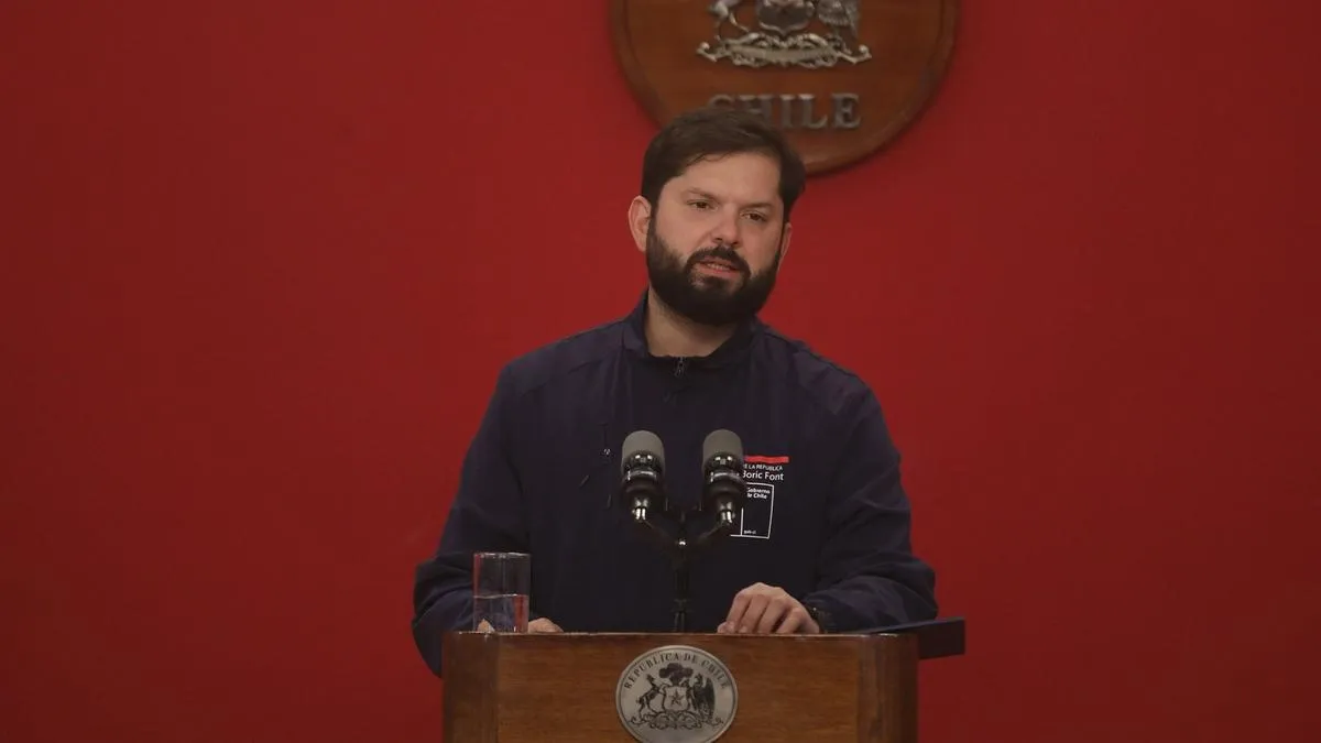 Boric responde a Matthei: "Siempre hablo bien de Chile en el extranjero".