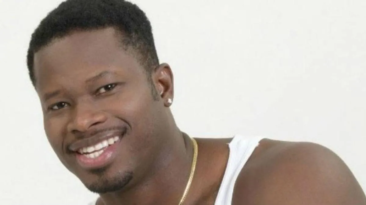 Givens y otros chilenos: detalles de su detención en un control policial.