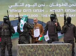 Hamás libera a tres rehenes israelíes en el quinto intercambio durante el alto al fuego.