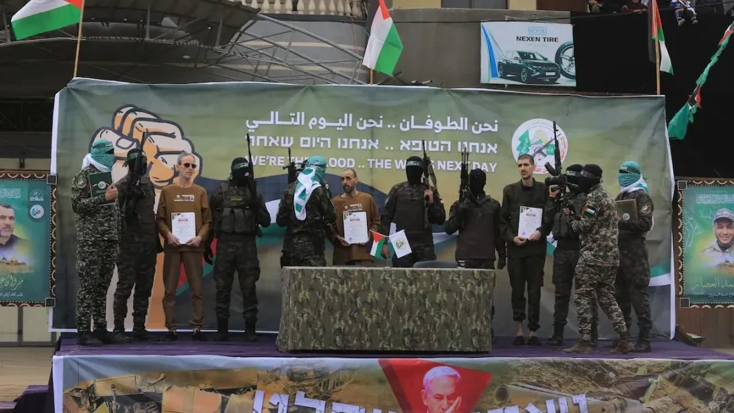 Hamás pospone indefinidamente la liberación de rehenes israelíes en Gaza.