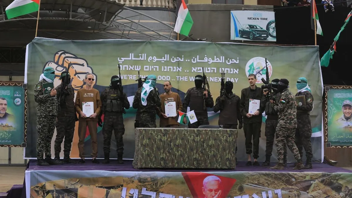 Hamás pospone indefinidamente la liberación de rehenes israelíes en Gaza.