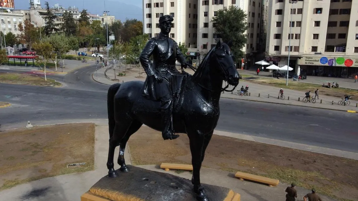 UDI propone conservar la estatua de Baquedano; otros sugieren a Manuel Rodríguez.
