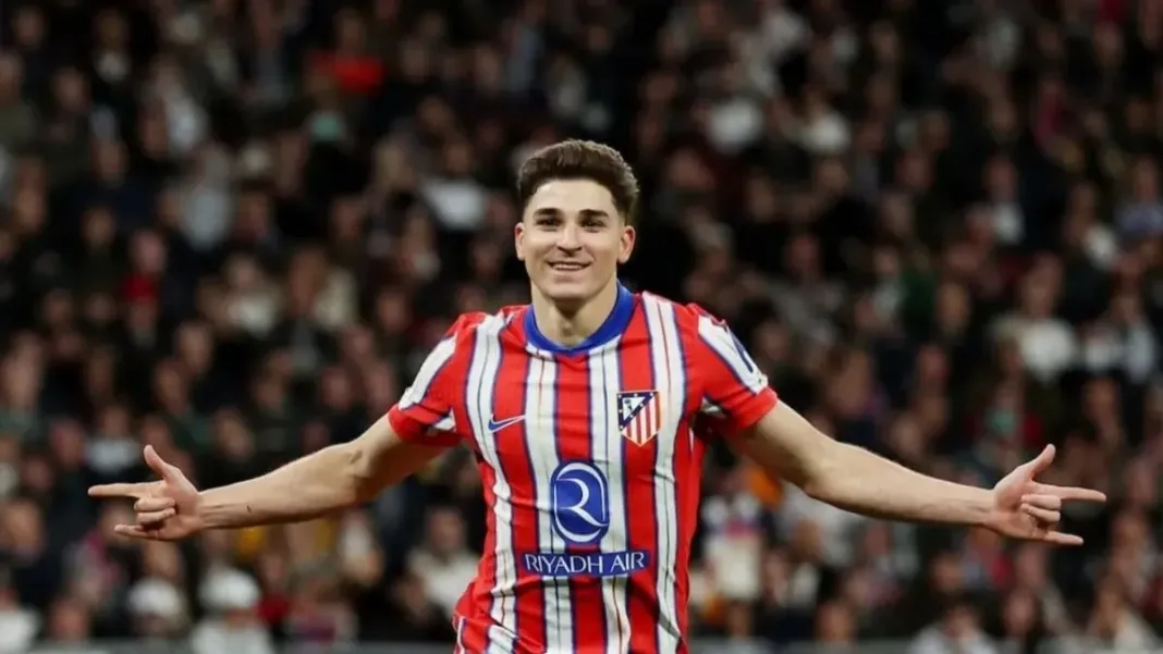 Un gigante europeo busca fichar a Julián Álvarez con una oferta astronómica.