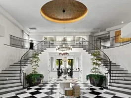 Kris Jenner vende la icónica casa de Las Kardashian por 13