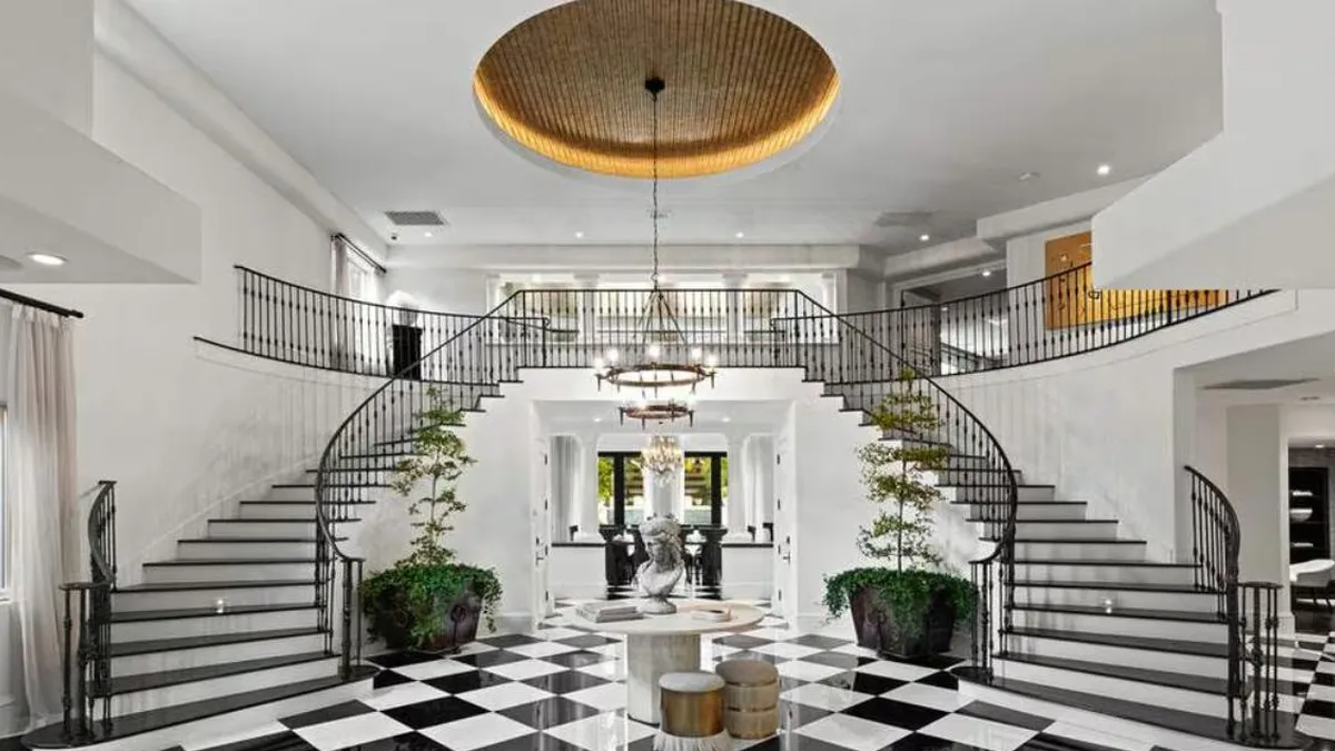 Kris Jenner vende la icónica casa de Las Kardashian por 13