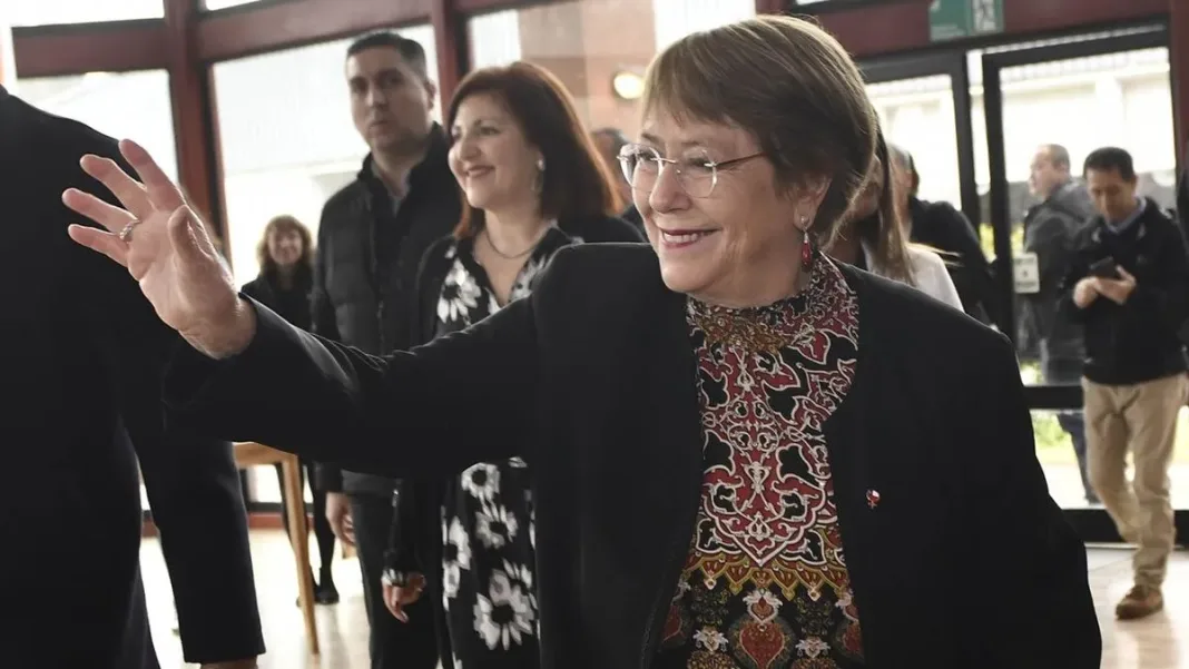 ¿Bachelet 3.0? El PS busca que la ex presidenta vuelva a postular a La Moneda.