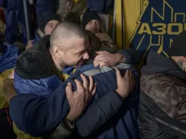 Rusia y Ucrania realizan un intercambio de 300 prisioneros de guerra.