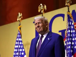 Trump presenta nuevos homenajeados en el Jardín Nacional de los Héroes.