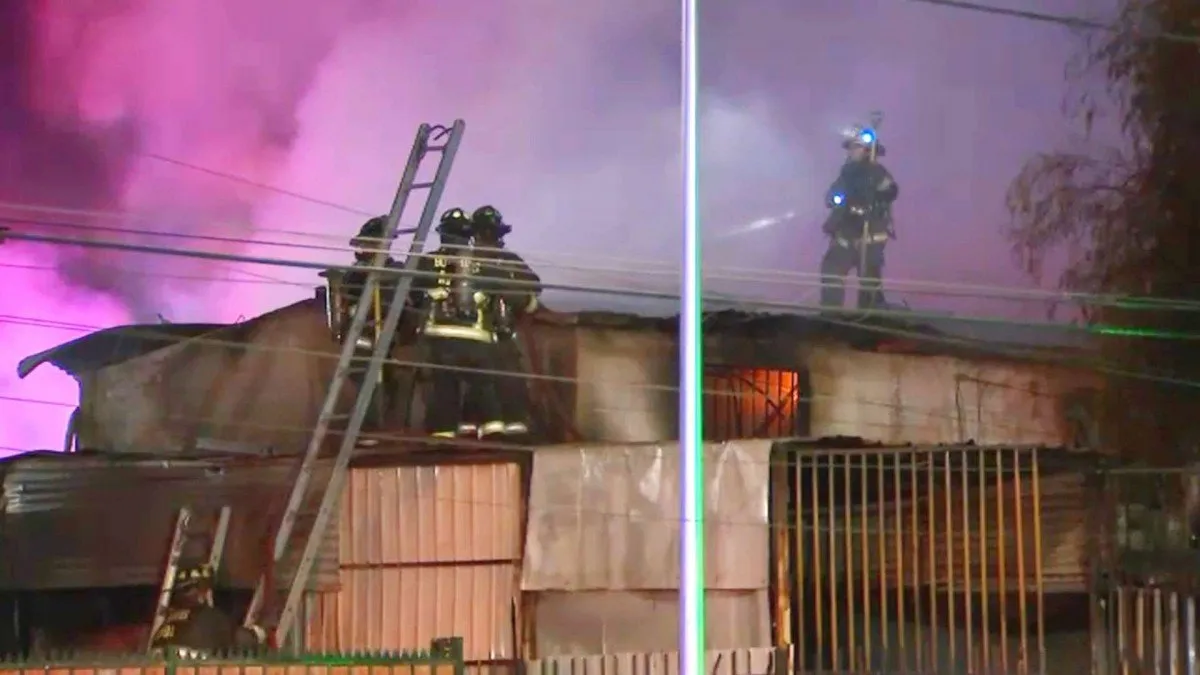 Incendio en Puente Alto: cuatro viviendas afectadas