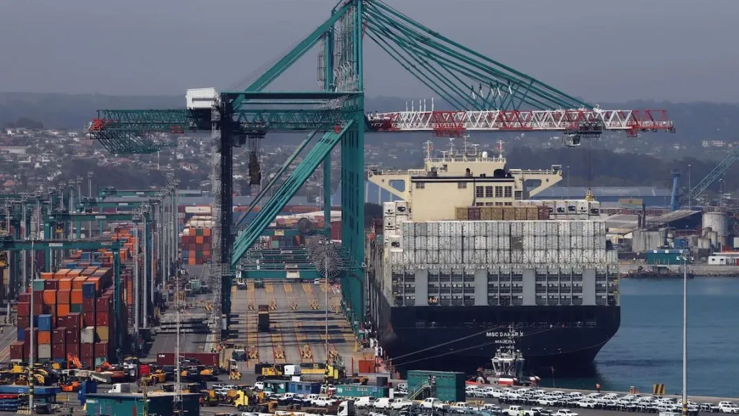 Buque con cargamento de cerezas chilenas retoma su viaje a China tras 23 días varado.
