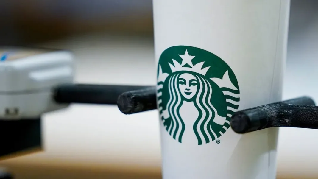Desvinculación de más de mil empleados en Starbucks: un cambio significativo.